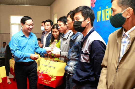 Nỗ lực chăm lo, hỗ trợ đoàn viên - lao động- Ảnh 1.