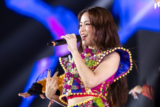 Xem liveshow Vietnamese concert của Hoàng Thùy Linh: Chinh phục thị giác - Ảnh 2.