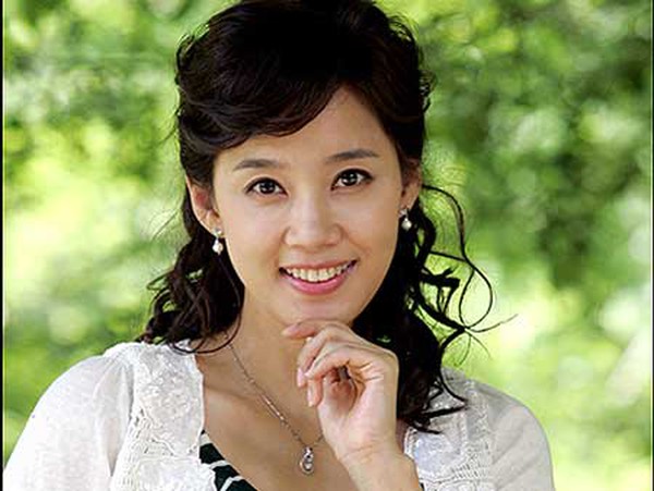 Oh Hyun Kyung - Sóng gió đã qua - Báo Người lao động