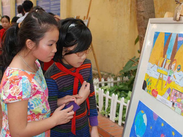 Hơn  tranh dự thi “Em vẽ ước mơ của em” lần 3 - Báo Người lao động