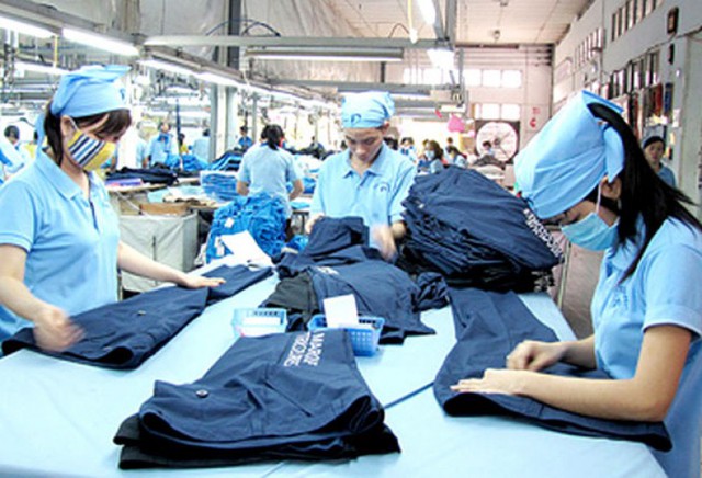 Vắt kiệt sức bên những cỗ máy