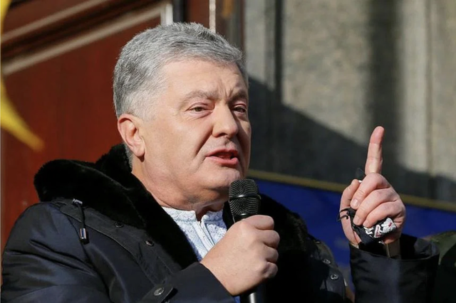 Cựu tổng thống Ukraine bị chặn xuất cảnh- Ảnh 1.