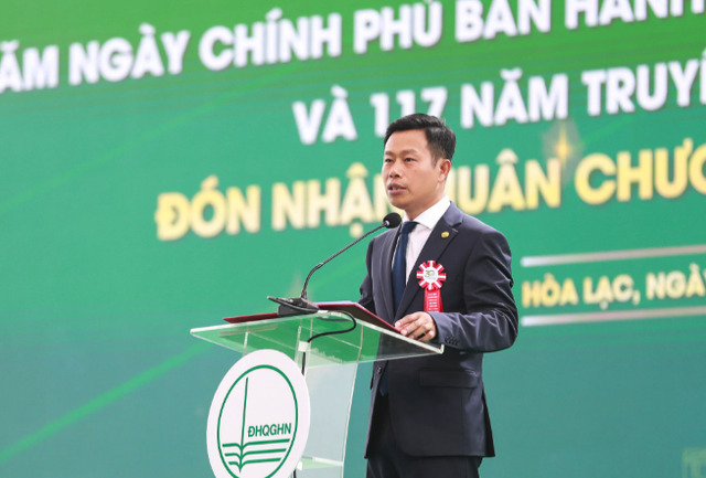Đại học Quốc gia Hà Nội nhận Huân chương Lao động hạng Nhất- Ảnh 2.