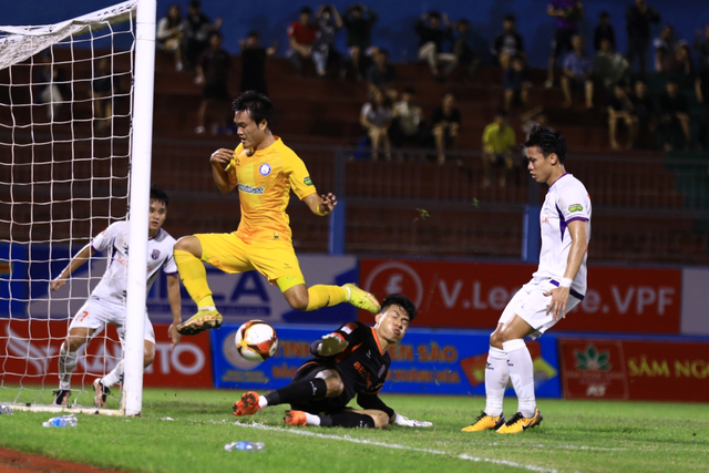 Khánh Hòa thất bại với lực lượng chỉ có 1 thủ môn- Ảnh 4.