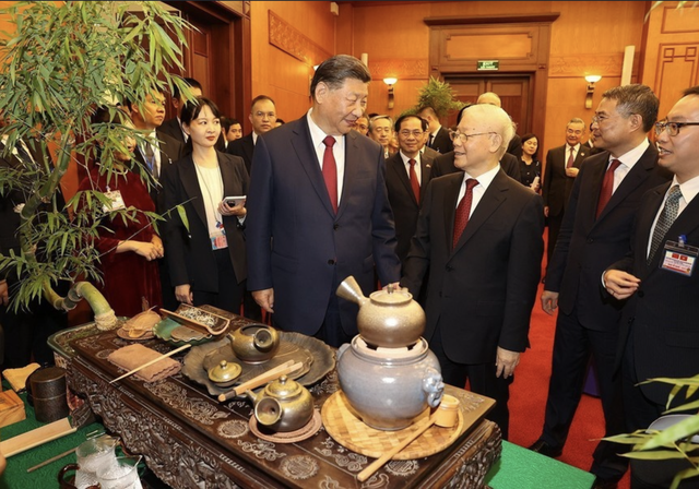 Tổng Bí thư Nguyễn Phú Trọng và Tổng Bí thư, Chủ tịch nước Tập Cận Bình dự tiệc trà- Ảnh 1.