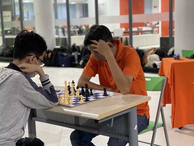 Cần Thơ: Các kỳ thủ nhí thắng “áp đảo” tại giải cờ vua do ĐH FPT tổ chức- Ảnh 2.