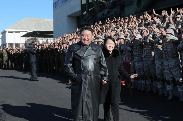 Con gái ông Kim Jong-un được gọi là "Tướng quân Sao mai"- Ảnh 1.