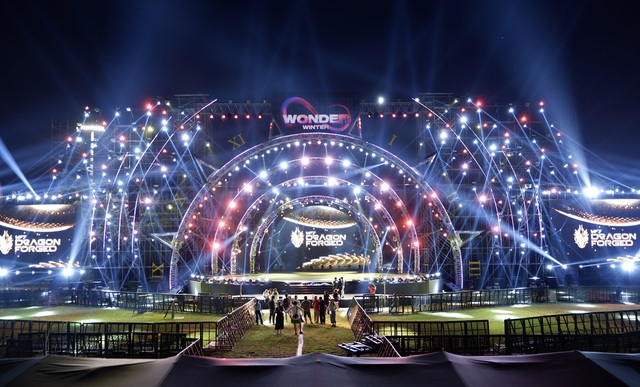Sân khấu tuyệt mỹ của 8Wonder Winter Festival vừa được hé lộ, fan Việt sẵn sàng bùng nổ cùng Maroon 5- Ảnh 3.