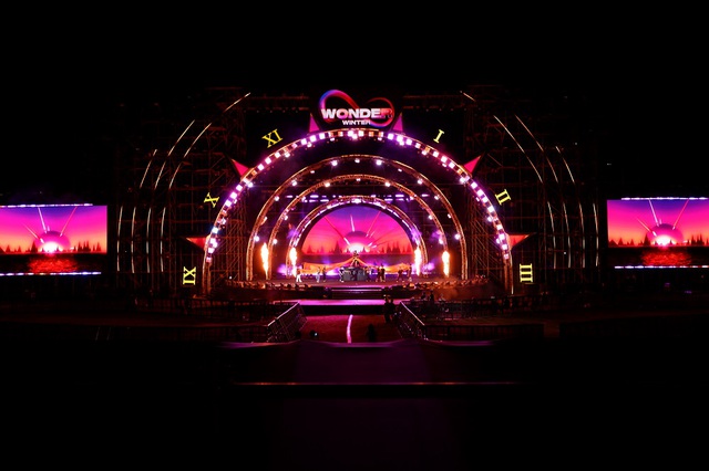 Sân khấu tuyệt mỹ của 8Wonder Winter Festival vừa được hé lộ, fan Việt sẵn sàng bùng nổ cùng Maroon 5- Ảnh 5.