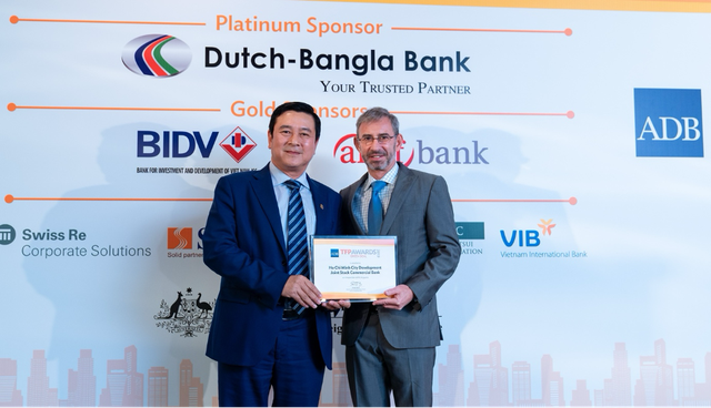 Năm 2019, HDBank trở thành ngân hàng đầu tiên của Việt Nam nhận giải thưởng Ngân hàng xanh - &quot;Green Deal Award&quot; từ Ngân hàng Phát triển châu Á (ADB)
