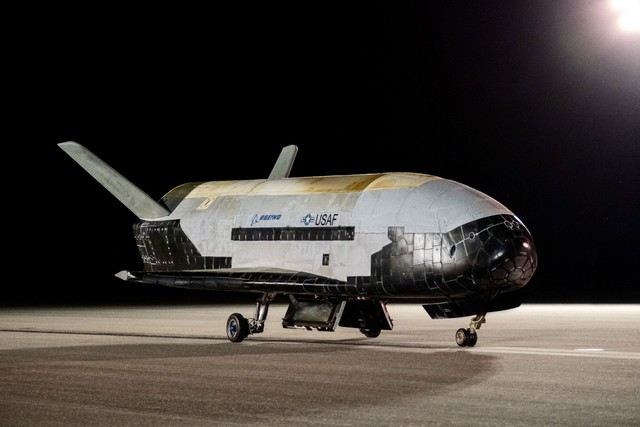 Máy bay không gian tuyệt mật X-37B của Mỹ Ảnh: LỰC LƯỢNG KHÔNG GIAN MỸ
