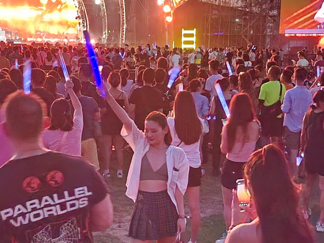 Clip: Kín khán giả trong đại tiệc âm nhạc hoành tráng tại Phú Quốc- Ảnh 8.