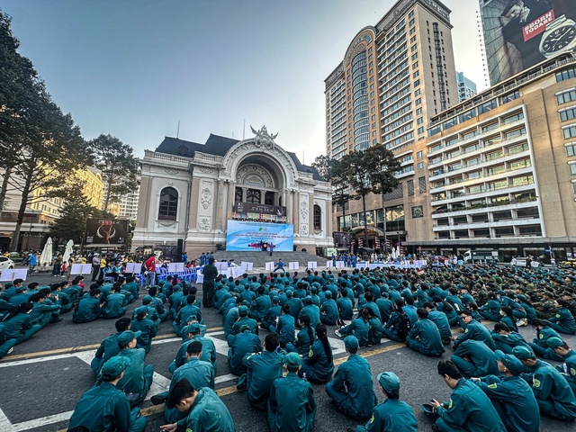 Hơn 1.300 vận động viên tham gia Giải Việt dã lực lượng vũ trang và học sinh- Ảnh 1.