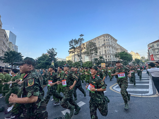 Hơn 1.300 vận động viên tham gia Giải Việt dã lực lượng vũ trang và học sinh- Ảnh 5.