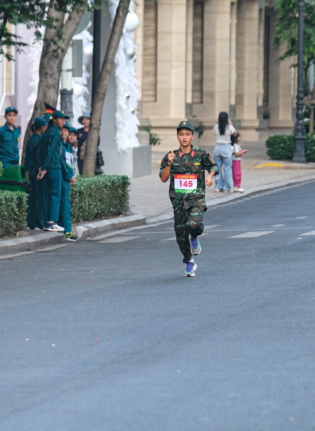 Hơn 1.300 vận động viên tham gia Giải Việt dã lực lượng vũ trang và học sinh- Ảnh 6.