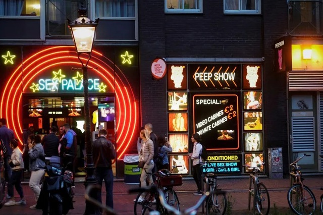 Amsterdam công bố kế hoạch dời phố đèn đỏ- Ảnh 1.