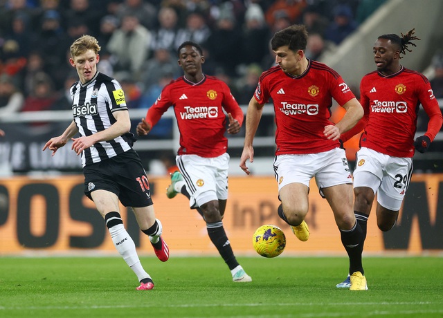 Vùi dập Man United ở St.James' Park, Newcastle áp sát Top 4 Ngoại hạng- Ảnh 2.
