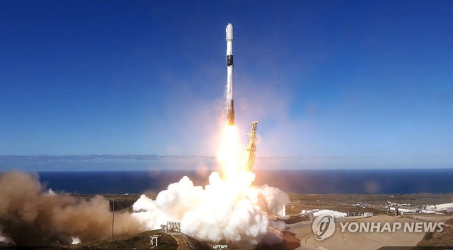 Hàn Quốc phóng vệ tinh do thám đầu tiên từ đất Mỹ- Ảnh 1.