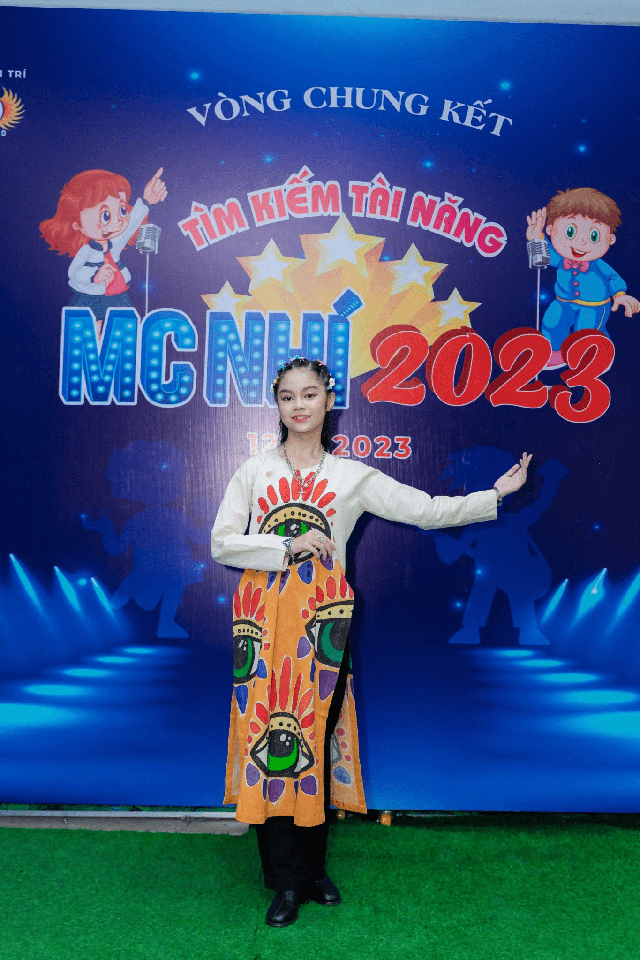 MC nhí Nguyễn Hoàng Kim xuất sắc lọt vào Chung kết "Tìm kiếm tài năng MC nhí 2023"- Ảnh 4.