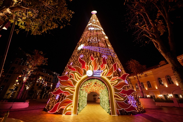 “Lễ thắp sáng Cây thông Ngàn sao” mở màn mùa Giáng sinh tưng bừng nhất từ trước đến nay tại Phú Quốc- Ảnh 3.