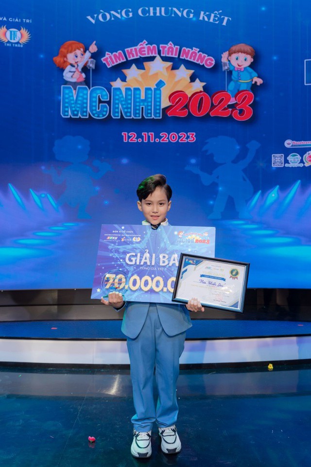 MC nhí Mai Thiên Quí đoạt giải ba “Tìm kiếm tài năng MC nhí 2023”- Ảnh 1.