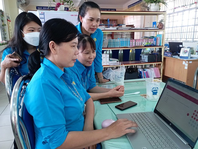 Hơn 376.000 lượt thí sinh tham gia hội thi trực tuyến tìm hiểu về Tổ chức Công đoàn Việt Nam- Ảnh 1.