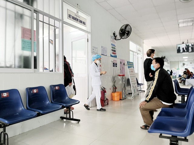 Quảng Nam mời 9 gói thầu vật tư y tế gần 600 tỉ đồng- Ảnh 1.