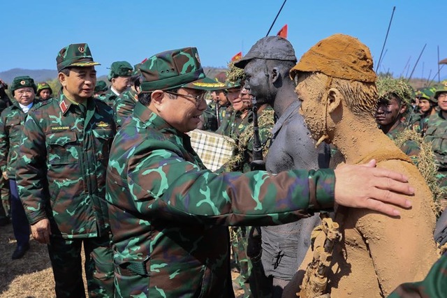 Thủ tướng Phạm Minh Chính dự diễn tập chiến thuật bắn đạn thật có Su-30MKII- Ảnh 13. Thủ tướng Phạm Minh Chính dự diễn tập chiến thuật bắn đạn thật có Su-30MKII- Ảnh 13.