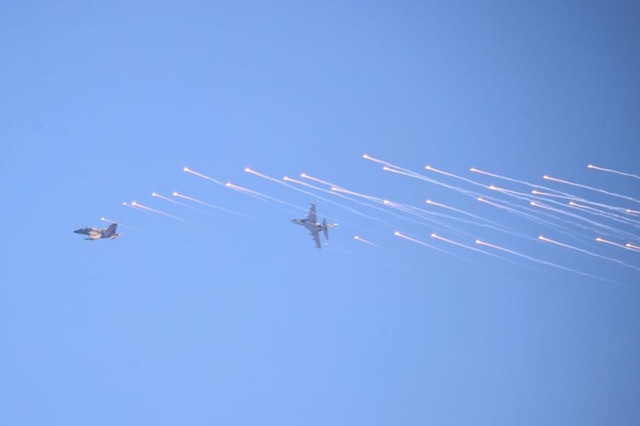 Thủ tướng Phạm Minh Chính dự diễn tập chiến thuật bắn đạn thật có Su-30MKII- Ảnh 5. Thủ tướng Phạm Minh Chính dự diễn tập chiến thuật bắn đạn thật có Su-30MKII- Ảnh 5.