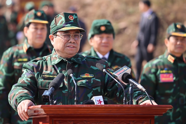 Thủ tướng Phạm Minh Chính dự diễn tập chiến thuật bắn đạn thật có Su-30MKII- Ảnh 4. Thủ tướng Phạm Minh Chính dự diễn tập chiến thuật bắn đạn thật có Su-30MKII- Ảnh 4.