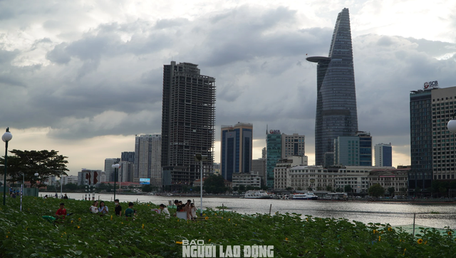 Công viên bờ sông Sài Gòn chính thức mở cửa phục vụ người dân- Ảnh 4.