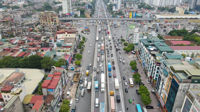 Toàn cảnh các công trình khiến giao thông Hà Nội ùn tắc- Ảnh 1.