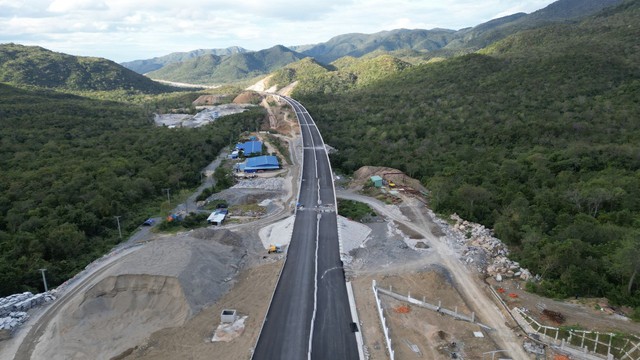 Hình ảnh đường cao tốc Cam Lâm - Vĩnh Hảo trước giờ thông xe kỹ thuật- Ảnh 8.