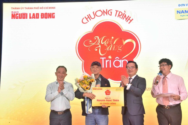 "Mai Vàng tri ân" trao tặng quà cho nhạc sĩ Nguyễn Ngọc Thiện- Ảnh 3.