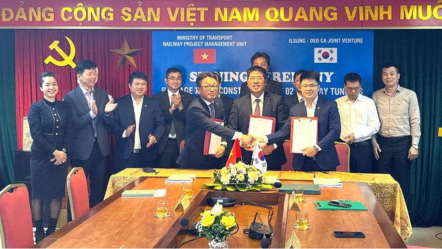 Ban Quản lý dự án đường sắt và liên danh Đèo Cả - Ilsung, đã ký hợp đồng xây dựng 2 hầm đường sắt Khe Nét