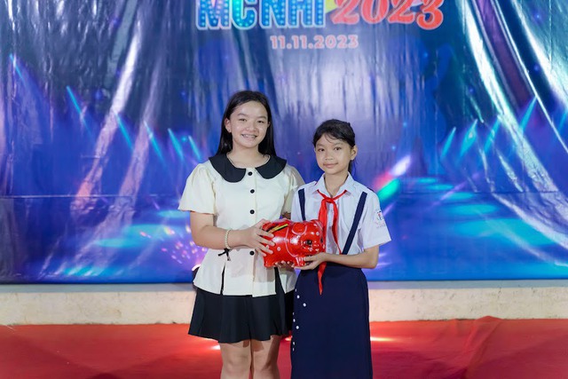 Vũ Sao Mai đến từ Tây Ninh xuất sắc đạt giải ba "Tìm kiếm tài năng MC nhí 2023"- Ảnh 3.