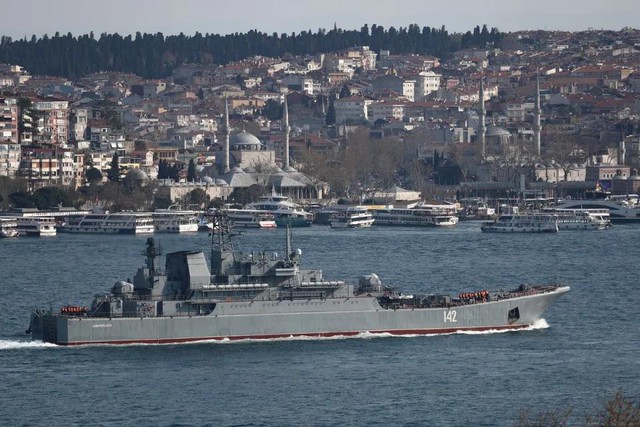 Ukraine tuyên bố phá hủy tàu chiến lớn thuộc Hạm đội Biển Đen- Ảnh 1.