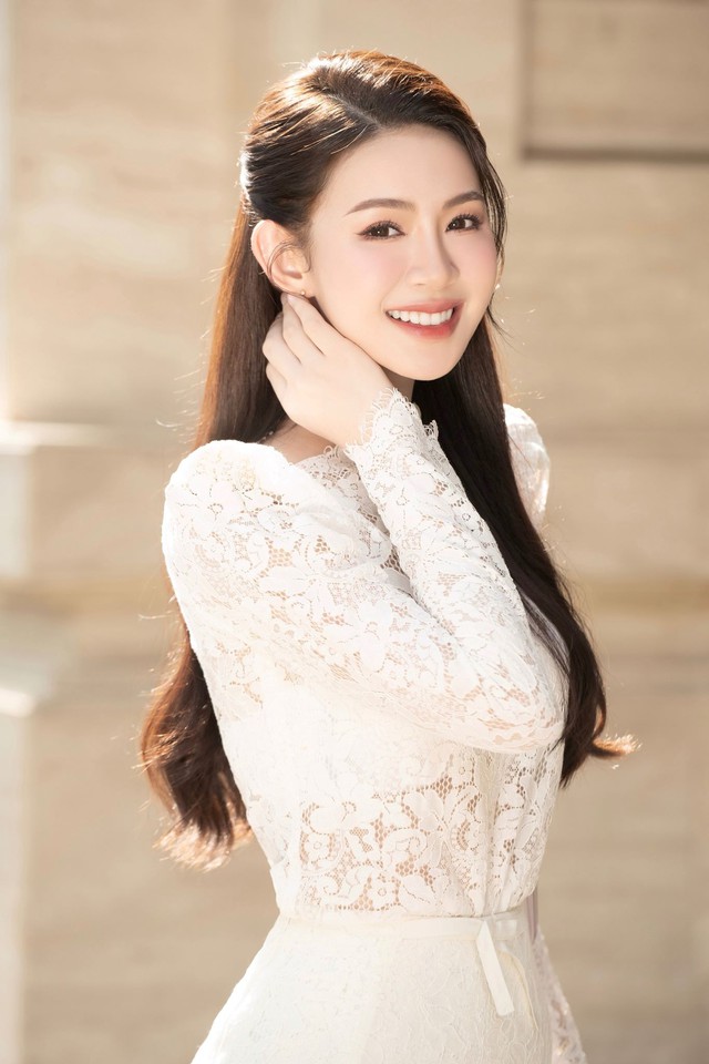 Dân mạng xôn xao mỹ nhân xứ Nghệ đăng quang Hoa hậu Hoàn vũ Việt Nam 2023

- Ảnh 1.