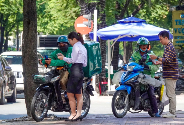 Hàng xuyên biên giới lấn át thị trường Việt- Ảnh 1.