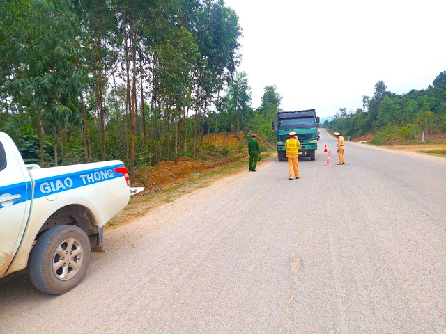 Một huyện ở Quảng Bình xử phạt 3,4 tỉ đồng tiền vi phạm giao thông- Ảnh 1.