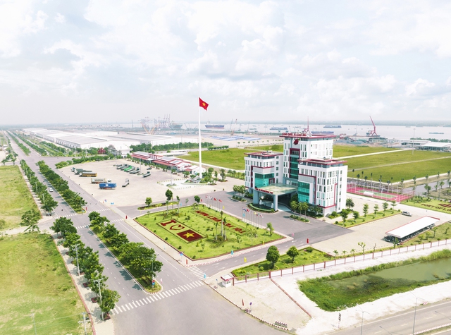 Cảng quốc tế Long An nhận bằng khen trong việc phát triển dịch vụ logistics Việt Nam 2023- Ảnh 8.