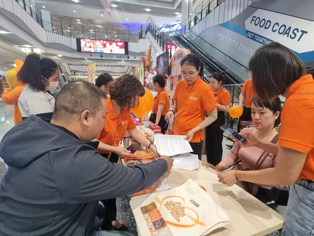 Đông đảo khách hàng ghé thăm sự kiện của SHB tại Aeon Mall Hải Phòng