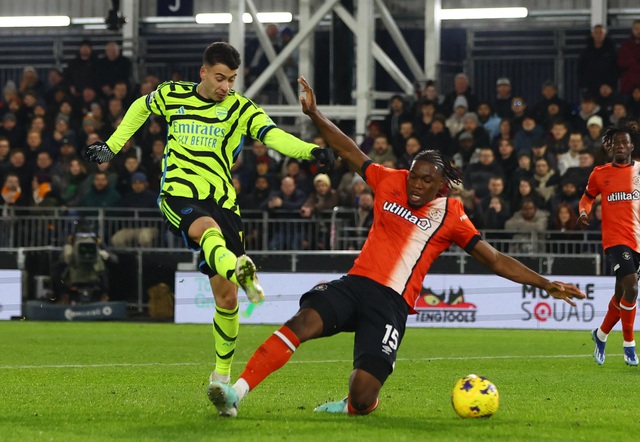 Không chiến siêu đỉnh, Arsenal vượt chủ nhà Luton Town phút 90+7- Ảnh 1.