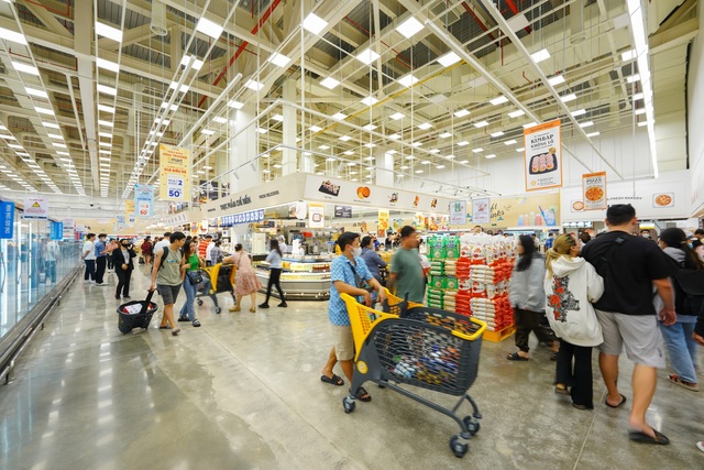 Cận cảnh đại siêu thị thứ 3 của tỉ phú Trần Bá Dương sắp khai trương ở TP HCM- Ảnh 2.