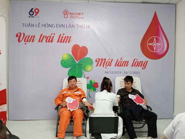 EVNSPC tổ chức hiến máu tình nguyện Tuần lễ hồng EVN lần thứ IX- Ảnh 1.