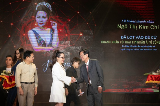 Doanh nhân Ngô Thị Kim Chi nhận giải thưởng vì cộng đồng- Ảnh 3.