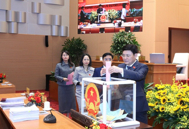 Ông Nguyễn Trọng Đông với số phiếu tin tưởng cao thấp nhất trong số điều khiển Ủy Ban Nhân Dân TP Hà Nội- Hình ảnh 1.
