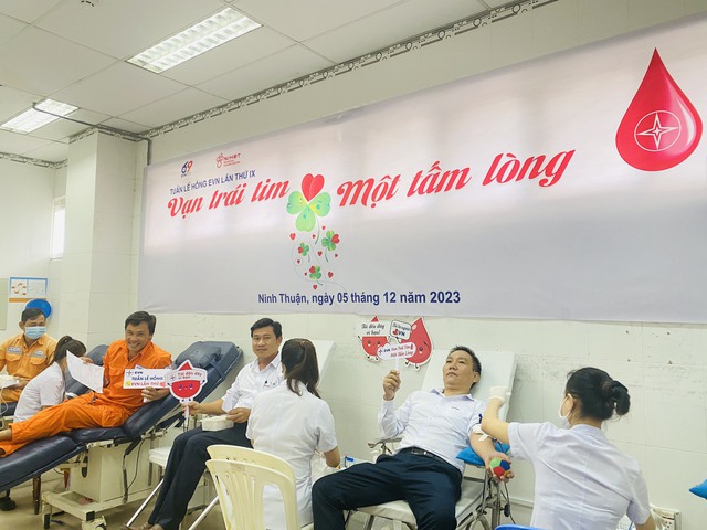EVNSPC tổ chức hiến máu tình nguyện Tuần lễ hồng EVN lần thứ IX- Ảnh 3.