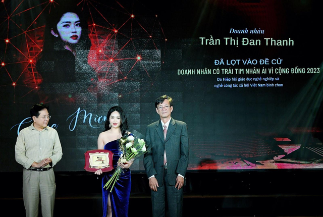 Doanh nhân Trần Thị Đan Thanh nhận giải thưởng "Doanh nhân vì cộng đồng 2023"- Ảnh 2.