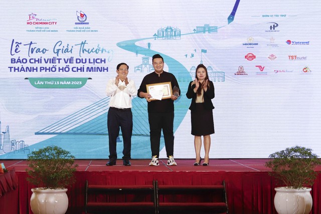 Báo Người Lao Động đoạt giải nhất Giải báo chí viết về du lịch TP HCM- Ảnh 1.
